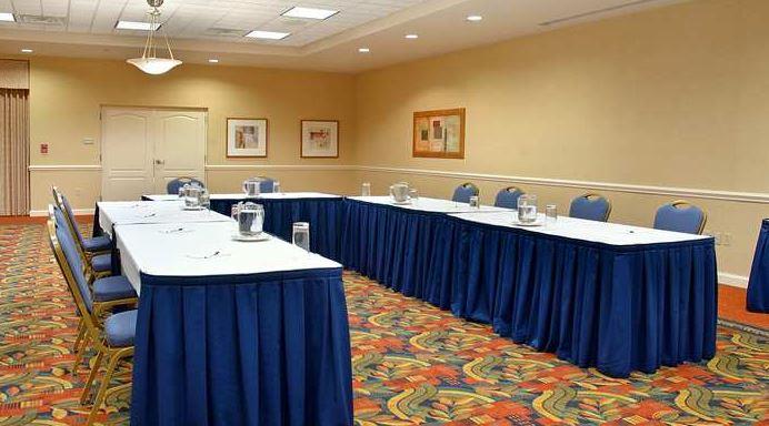 Hilton Garden Richmond South/southpark 3*