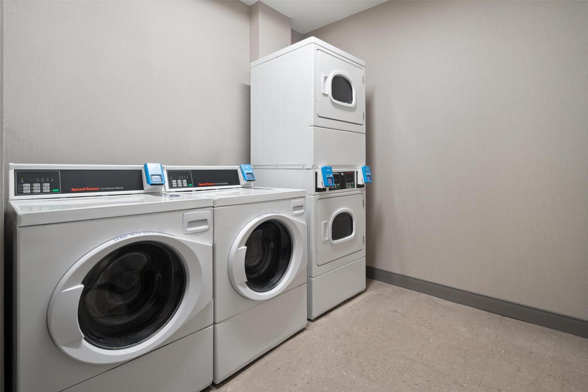 Hilton Garden Richmond South/southpark 3*